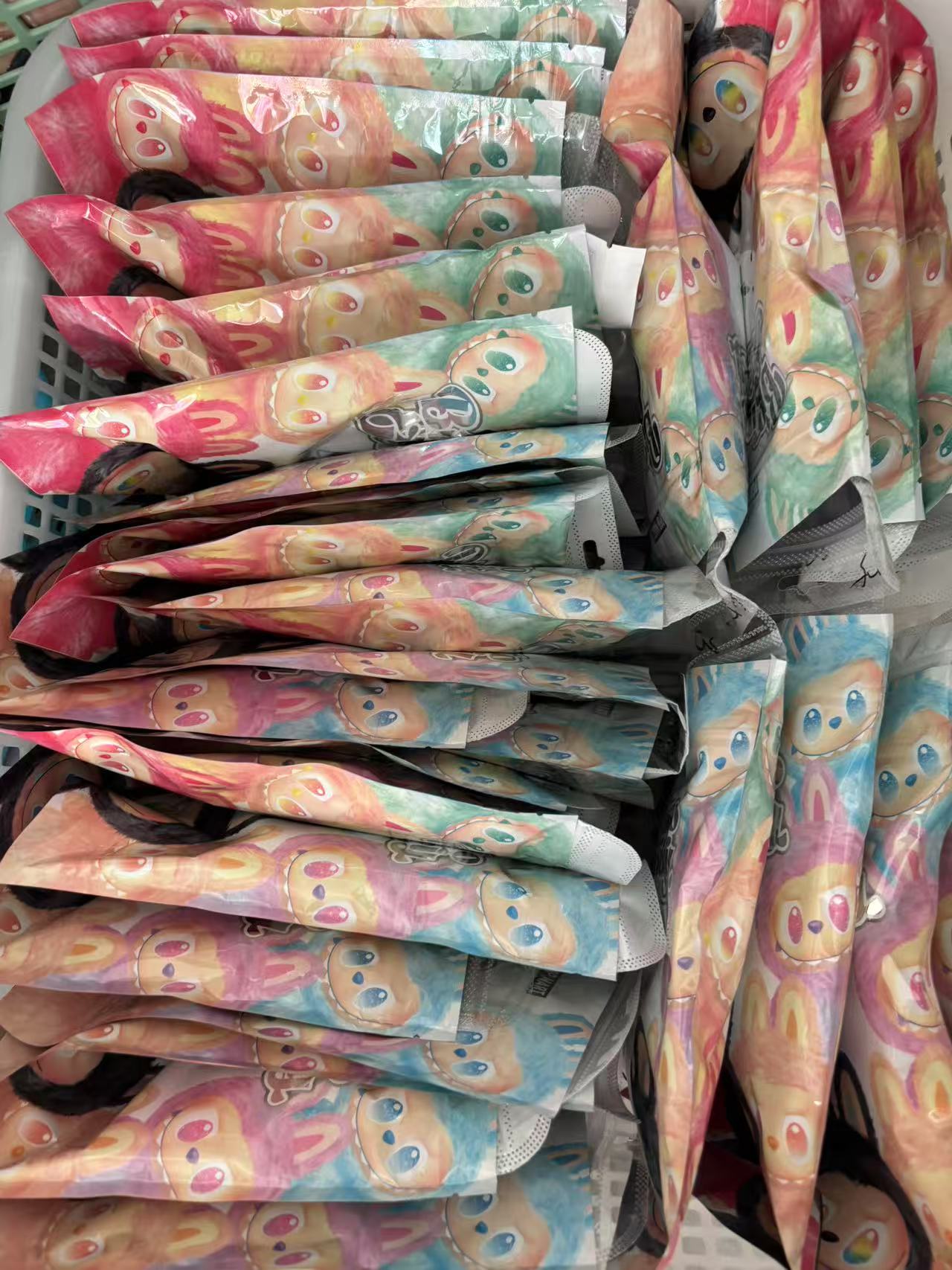 3# Open blind boxes to choose from the trendy clothes of Labub