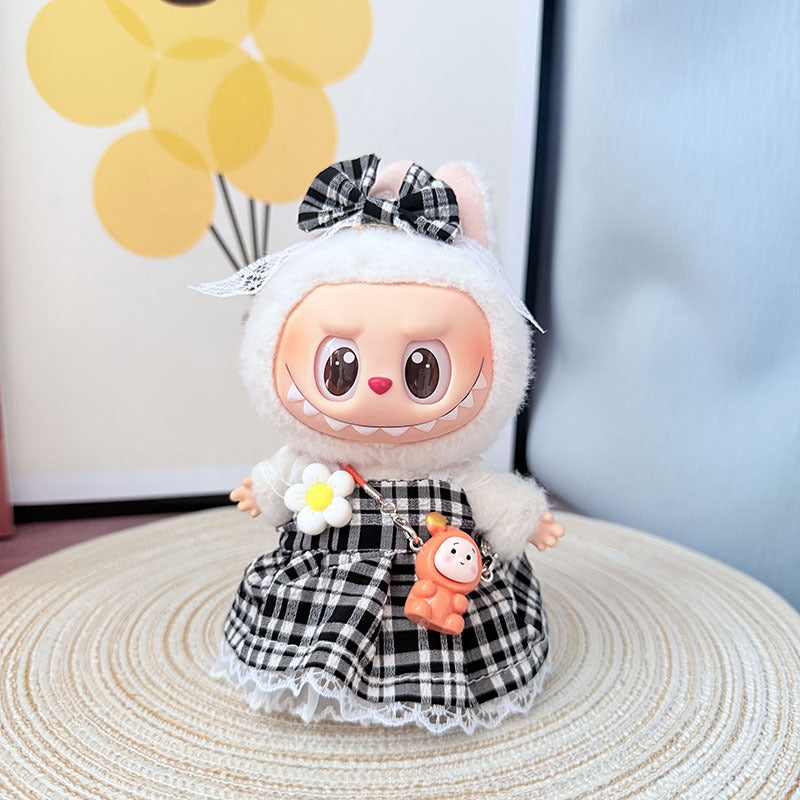 The first, second and third generation keychain Labubu clothes pendant Labubu baby clothes happy small plaid set is cute and cute.