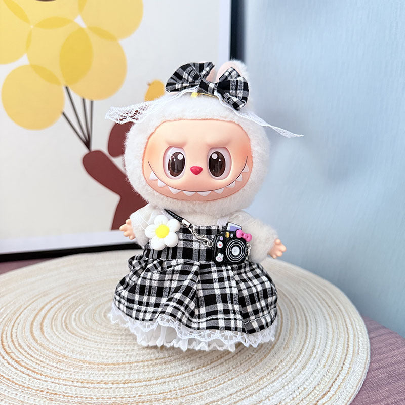 The first, second and third generation keychain Labubu clothes pendant Labubu baby clothes happy small plaid set is cute and cute.