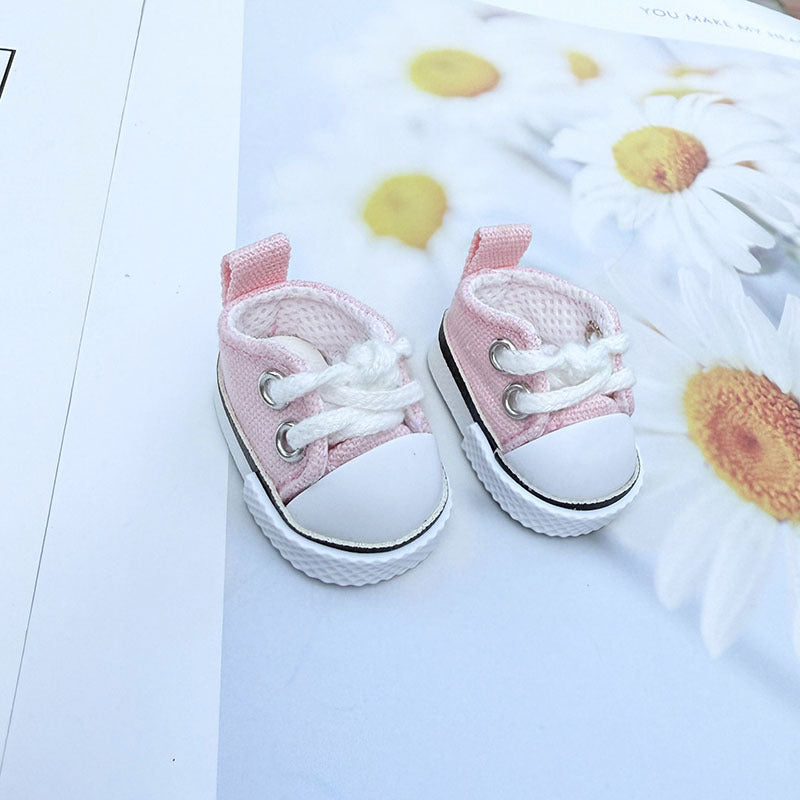 The first, second and third generation keychain Labubu clothes pendant Labubu baby clothes apple piggy dress set is cute