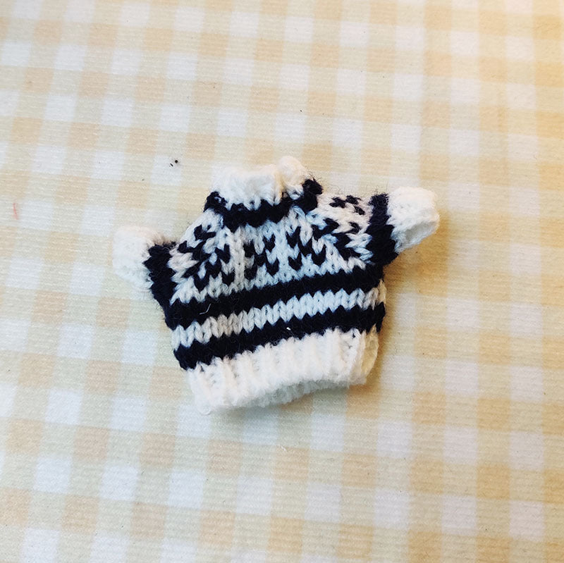 17Cm blind box rabub sweater pants macaron labubu pendant doll knitted sweater new year sweater cute