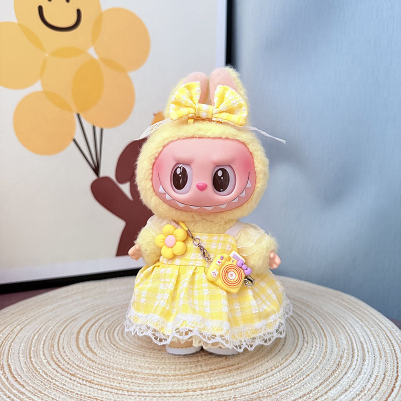 The first, second and third generation keychain Labubu clothes pendant Labubu baby clothes happy small plaid set is cute and cute.