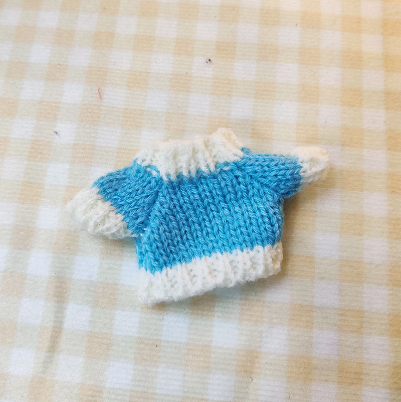 17Cm blind box rabub sweater pants macaron labubu pendant doll knitted sweater new year sweater cute