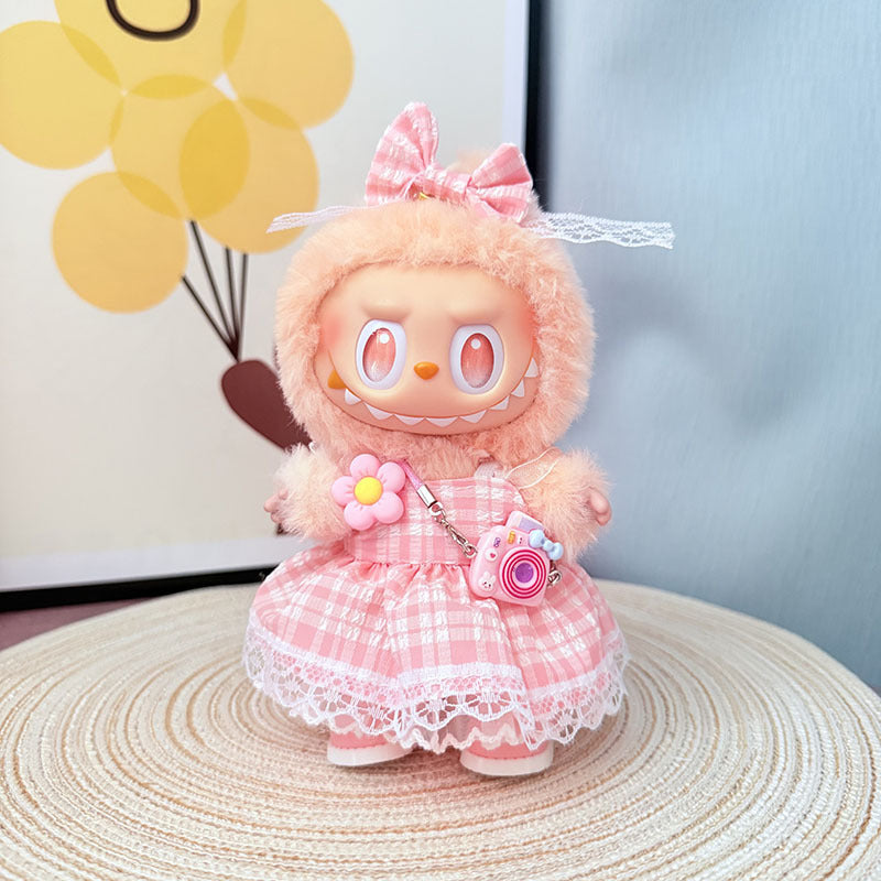 The first, second and third generation keychain Labubu clothes pendant Labubu baby clothes happy small plaid set is cute and cute.
