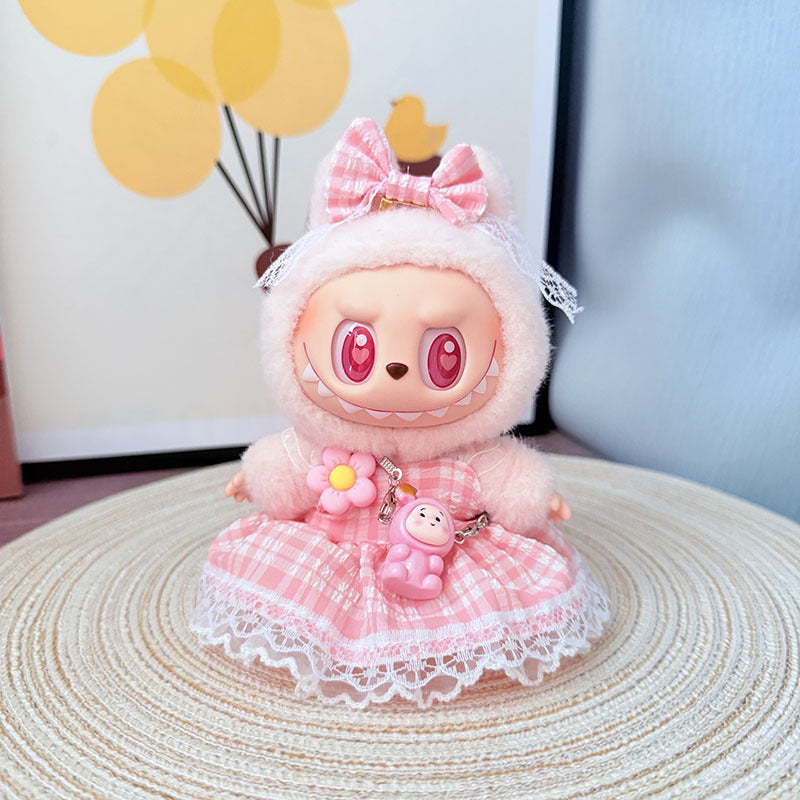 The first, second and third generation keychain Labubu clothes pendant Labubu baby clothes happy small plaid set is cute and cute.