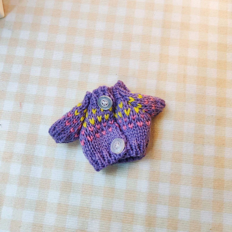 17Cm blind box rabub sweater pants macaron labubu pendant doll knitted sweater new year sweater cute