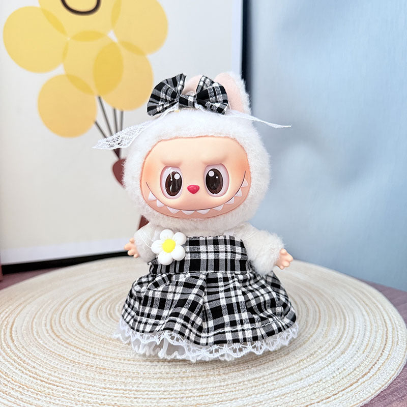 The first, second and third generation keychain Labubu clothes pendant Labubu baby clothes happy small plaid set is cute and cute.
