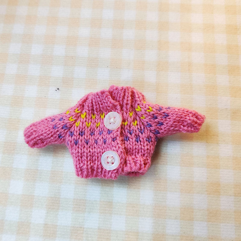 17Cm blind box rabub sweater pants macaron labubu pendant doll knitted sweater new year sweater cute