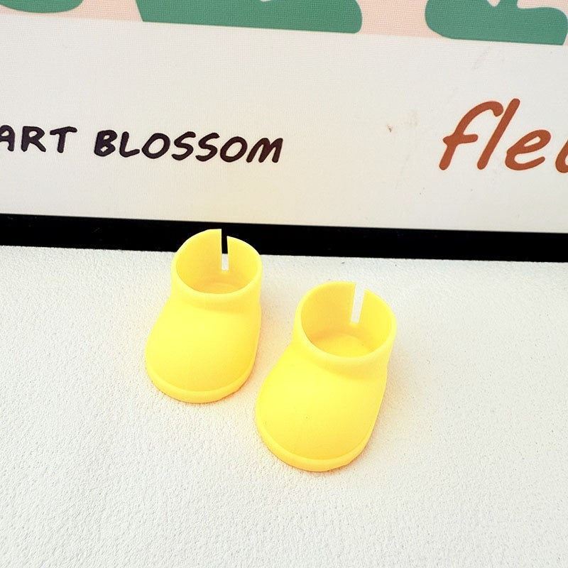 The first, second and third generation keychain Labubu clothes pendant Labubu baby clothes apple piggy dress set is cute