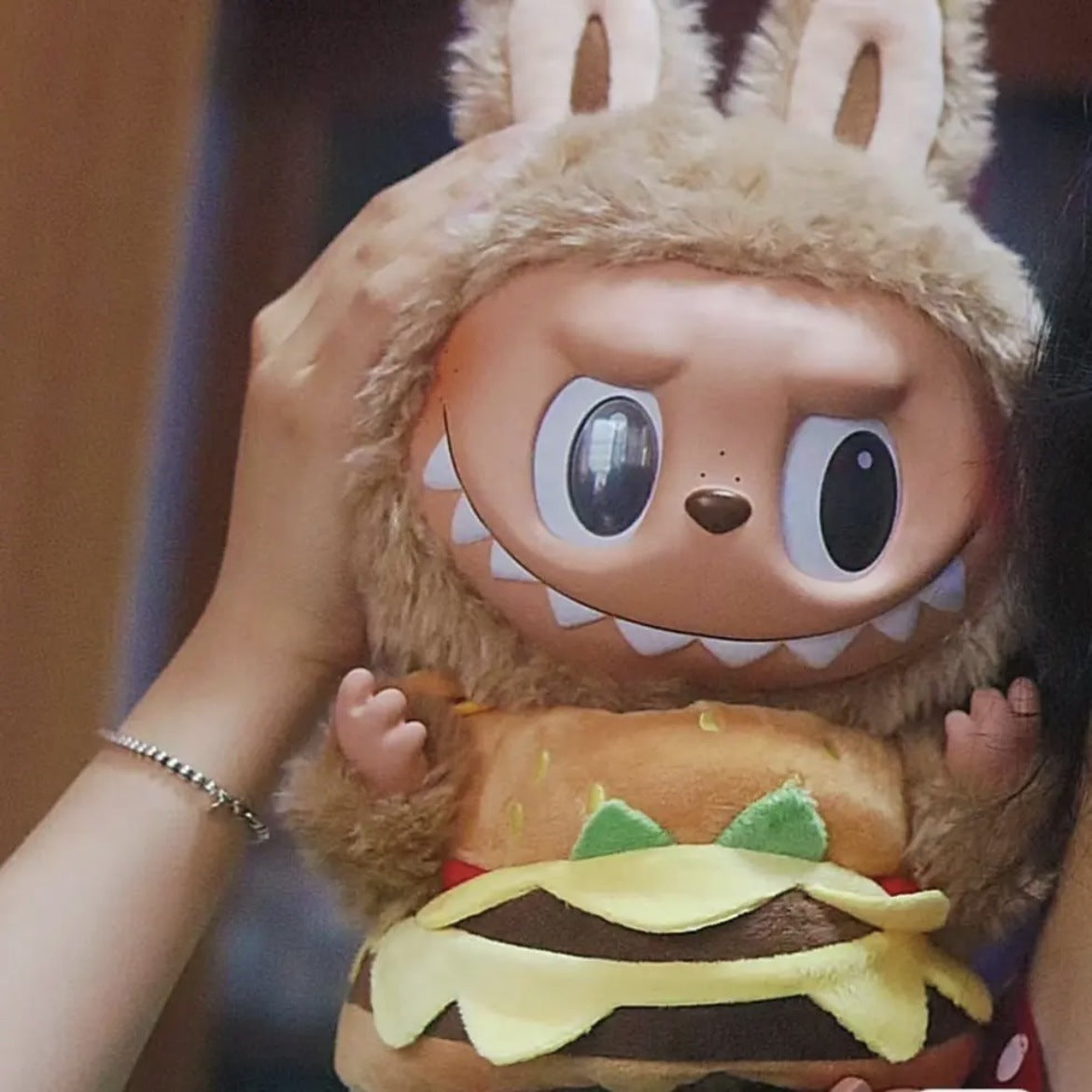 38Cm Labubu doll clothes Hamburger tote bag Yeti set Labubu doll replacement baby clothes cute