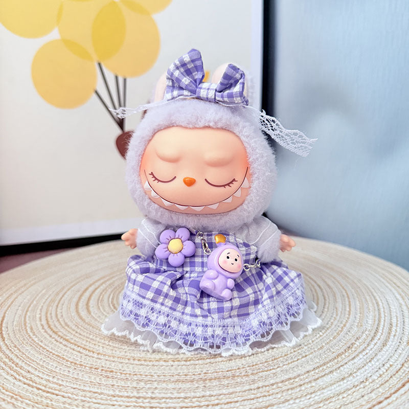 The first, second and third generation keychain Labubu clothes pendant Labubu baby clothes happy small plaid set is cute and cute.