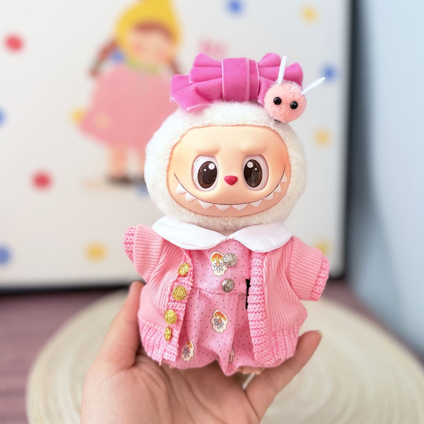 The first, second and third generation keychain Labubu clothes pendant Labubu baby clothes trendy sweater overalls set is cute.