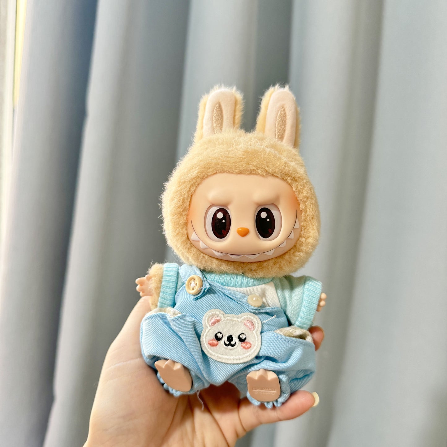 [Clothes only] Second-generation keychain Labubu clothes pendant Labubu sitting party bear shoulder overalls