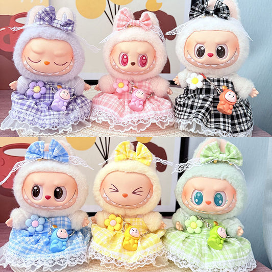 The first, second and third generation keychain Labubu clothes pendant Labubu baby clothes happy small plaid set is cute and cute.