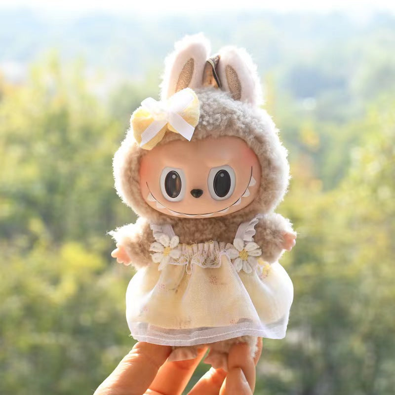 [Clothes only] 17cm pendant Labubu cloth for candy skirt + hairpin Labubu keychain baby clothes are cute and cute.