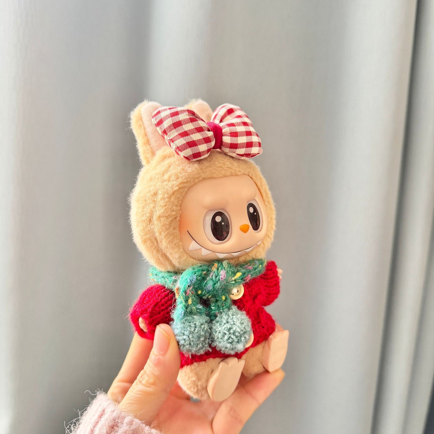 [Clothes only] First and second generation keychain Labubu clothes pendant Labubu sitting party winter color scarf