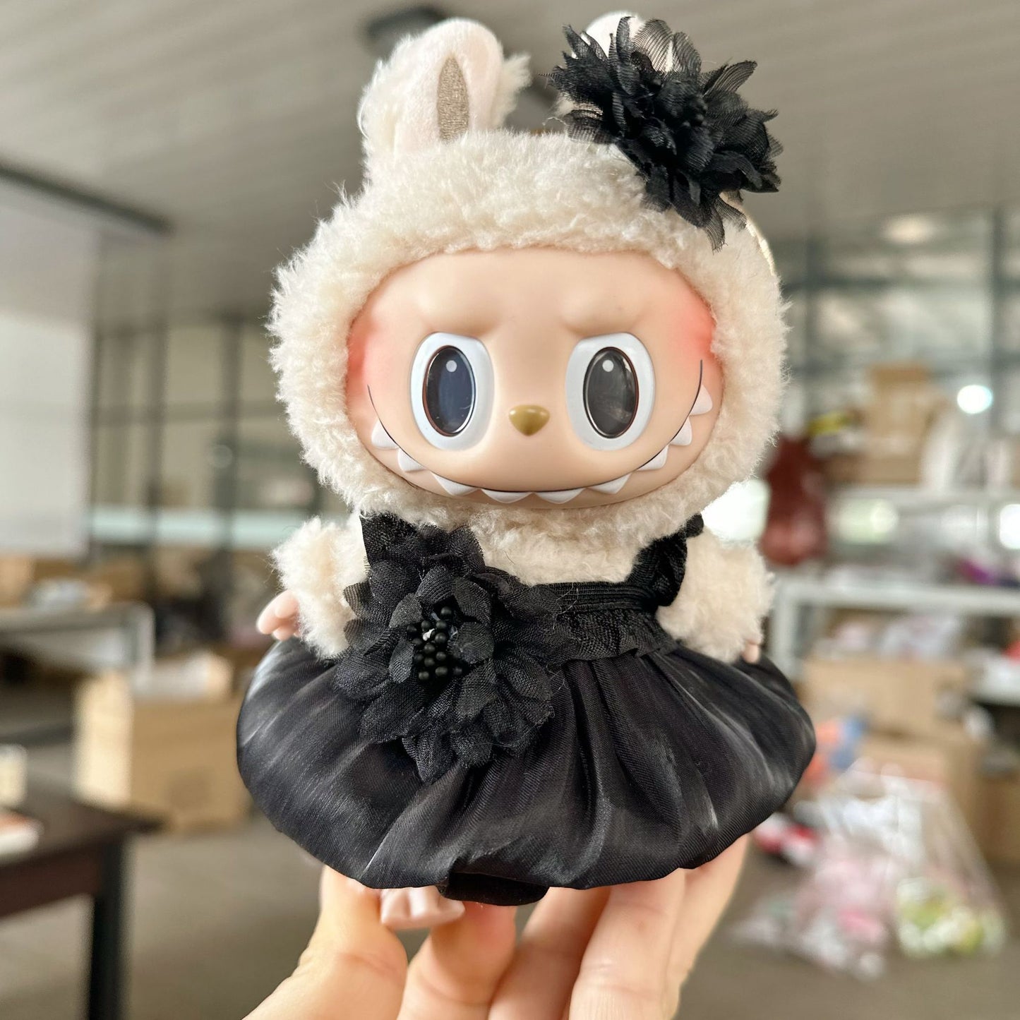 [Clothes only] 15cm pendant blind box with Labubu keychain doll dress, cute clothes.
