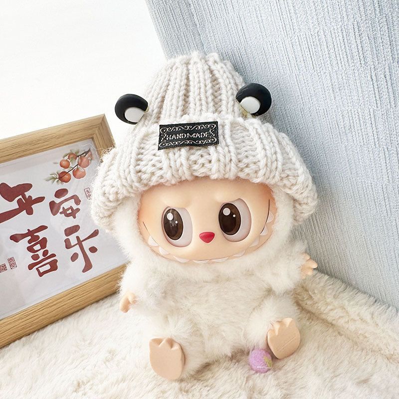 [Clothes only] Labubu clothes pendant Labubu sitting baby clothes khaki wood buckle sweater luck hat set cute