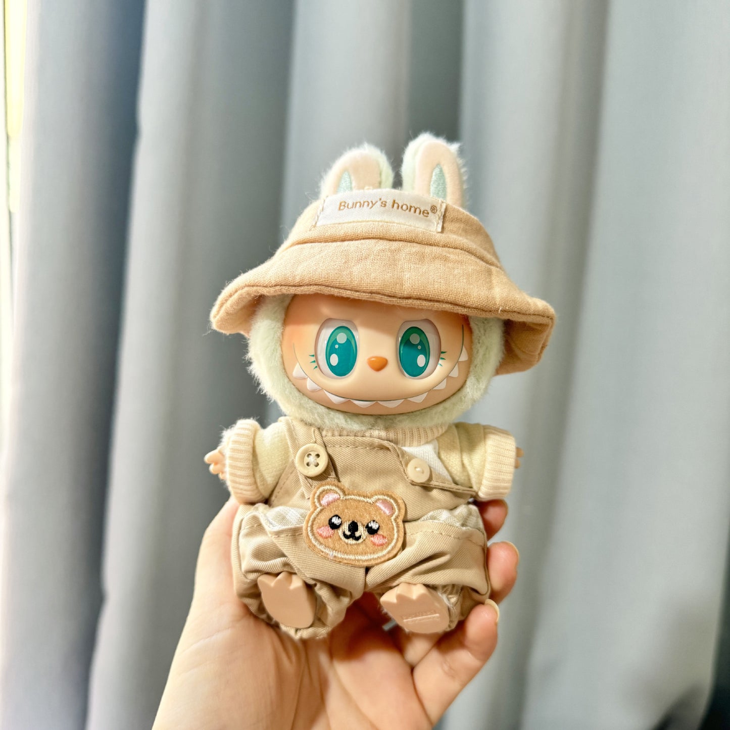 [Clothes only] Second-generation keychain Labubu clothes pendant Labubu sitting party bear shoulder overalls