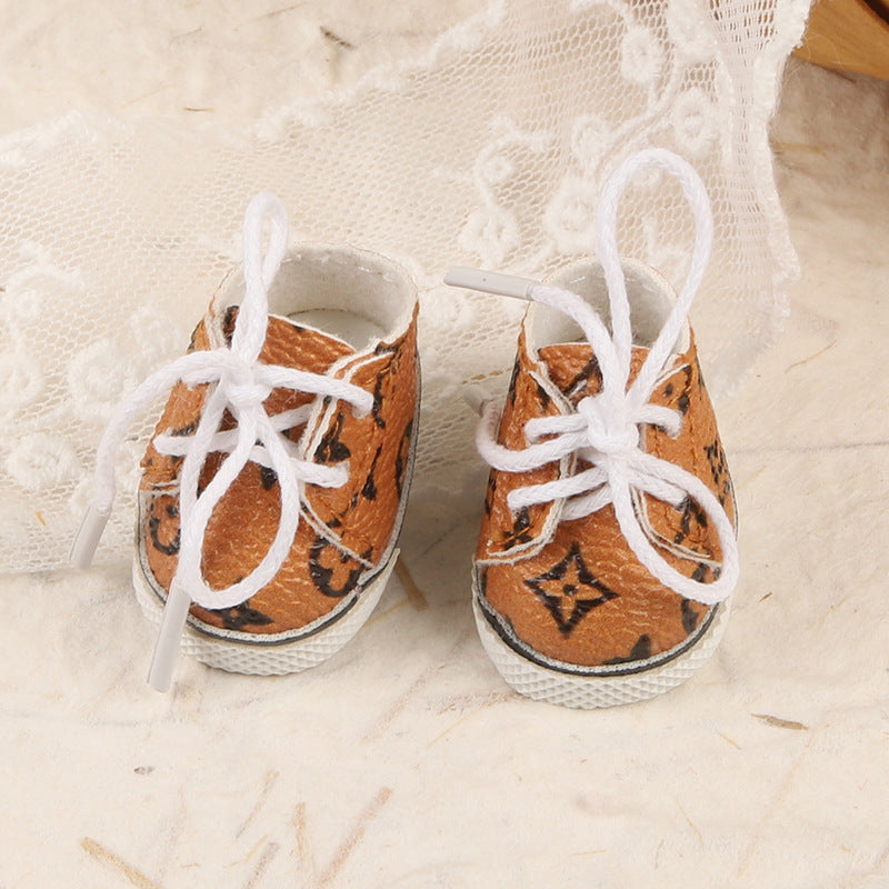 [Clothes only] One, two and three generations Labubu clothes pendant Labubu sitting baby clothes yellow big name bucket hat set