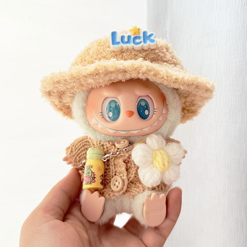 [Clothes only] Labubu clothes pendant Labubu sitting baby clothes khaki wood buckle sweater luck hat set cute