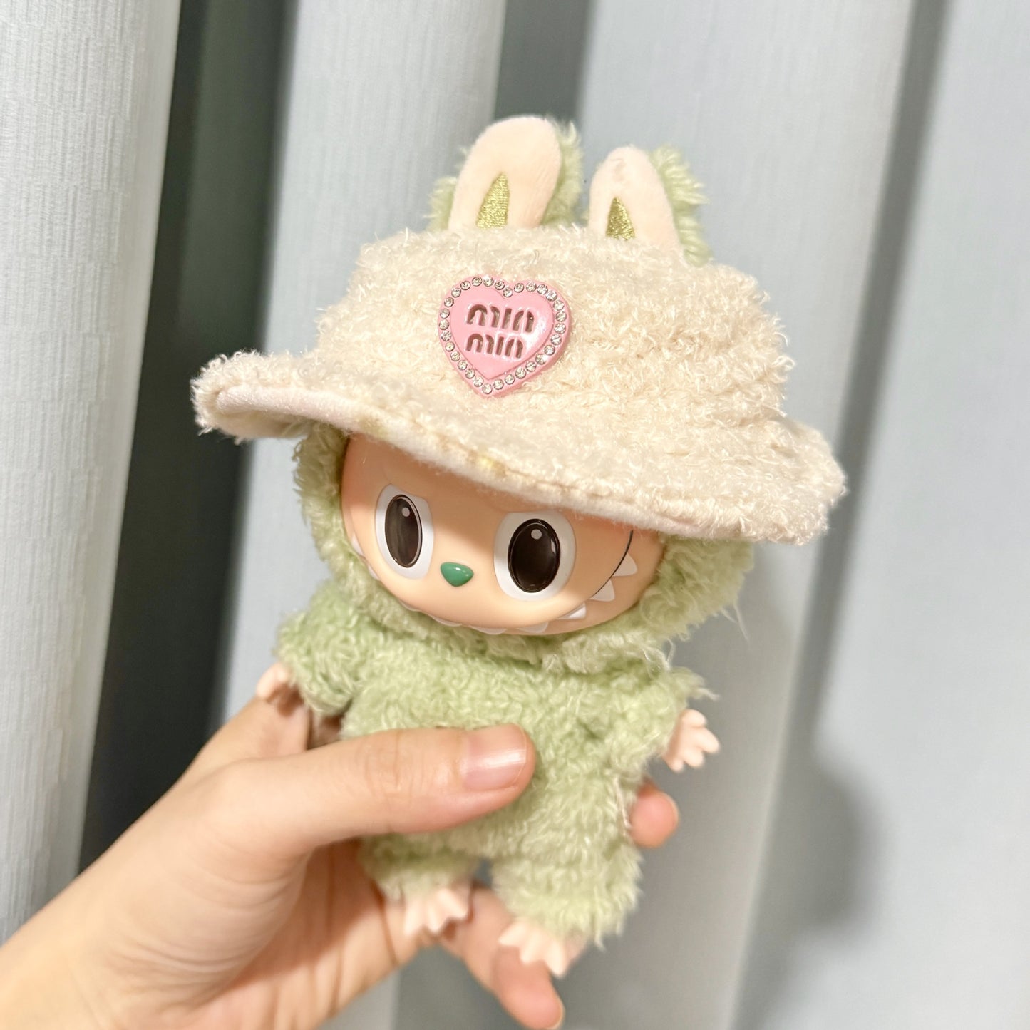 [Clothes only] One, two and three generations of keychains Labubu clothes pendant Labubu sitting party pink and white striped sweater