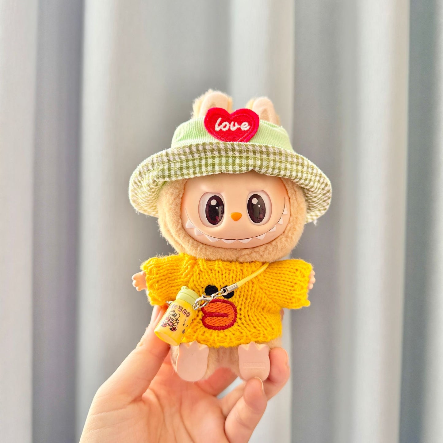 [Clothes only] First and second generation keychain Labubu clothes pendant Rabub sitting blue hat sweater knitted sweater