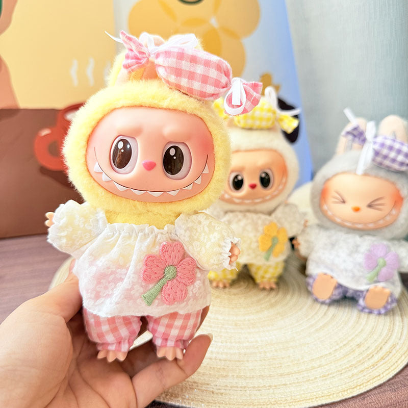 [Clothes only] One, two and three generations Labubu clothes pendant Labubu sitting baby clothes sweet grid little baby suit cute